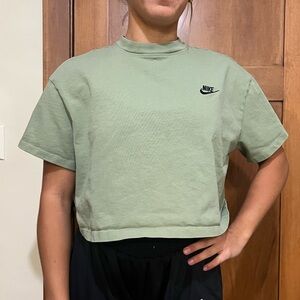 Nike Cropped Tee